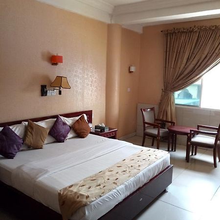 Crocodile Hotels And Restaurant Limited Kaduna Exterior photo