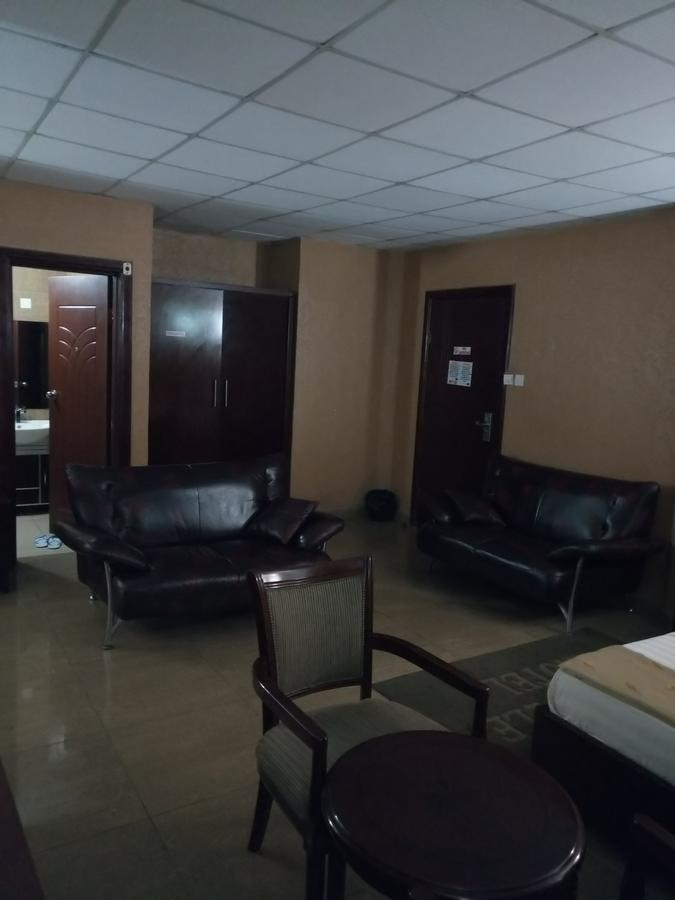 Crocodile Hotels And Restaurant Limited Kaduna Exterior photo