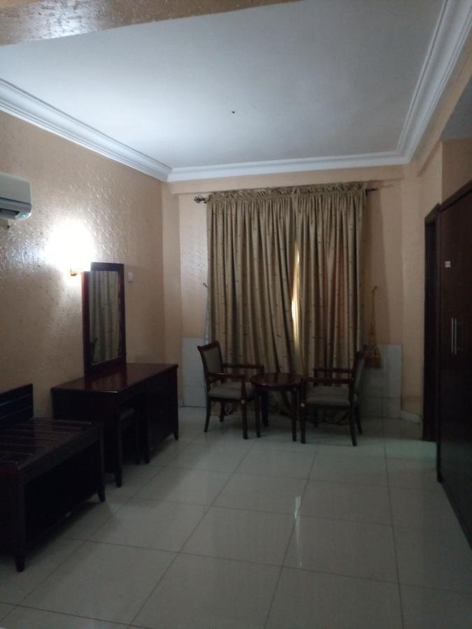 Crocodile Hotels And Restaurant Limited Kaduna Exterior photo
