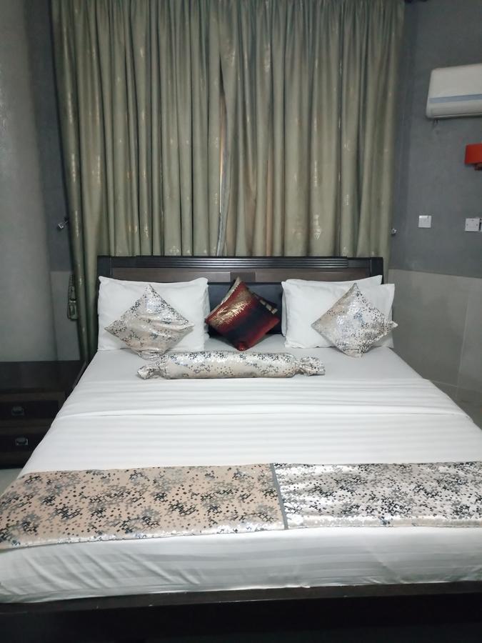Crocodile Hotels And Restaurant Limited Kaduna Exterior photo